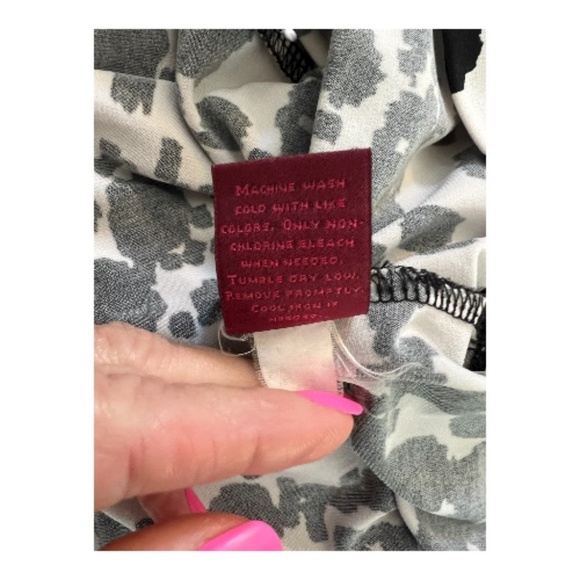 ๐ค๐ค EUC 212 COLLECTION Black & White Print Faux Wrap Dress | Sz XS - Picture 7 of 7